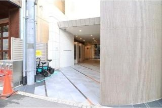 SERENiTE堺筋本町SUD（セレニテサカイスジホンマチエスユーディー）　BRAVI不動産のエントランス