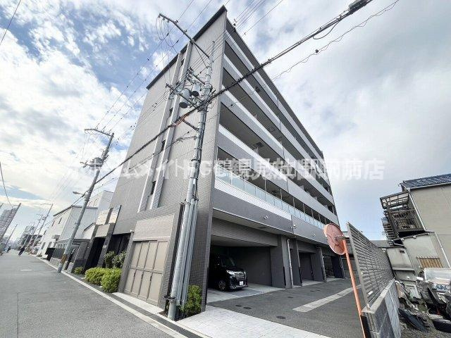 スクウェアＪの外観