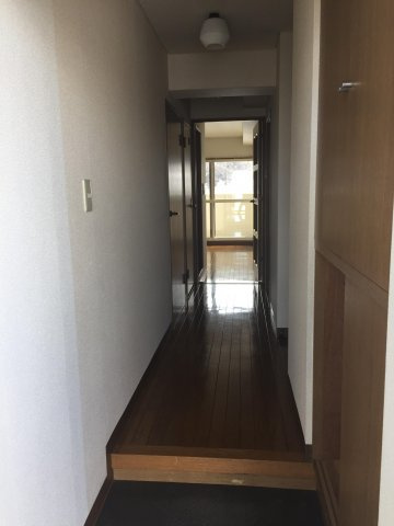 エスト加賀野の玄関