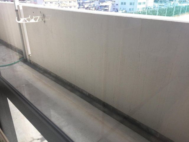 エスト加賀野のバルコニー