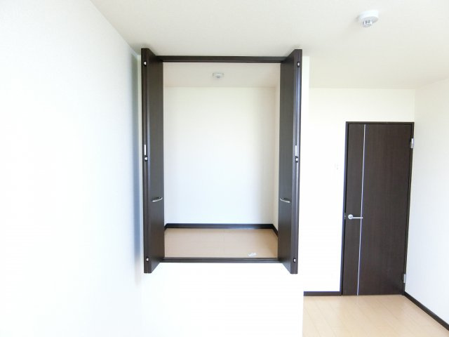 スリーハーブズ狭山II番館の収納