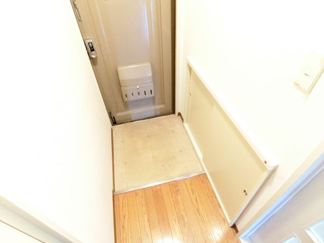 サンハイツ今熊の玄関