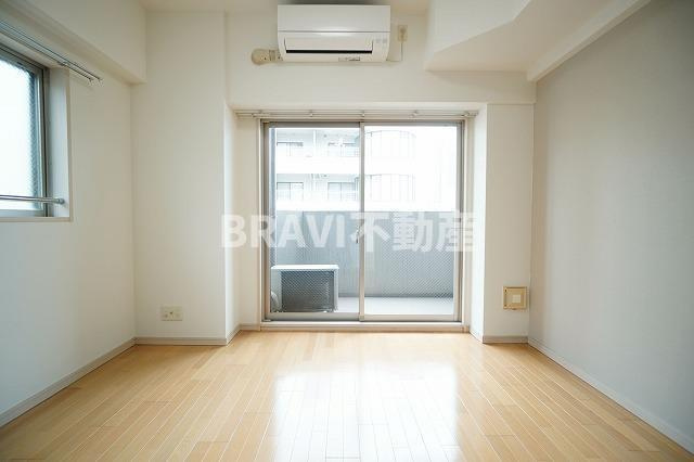 アーデン京町堀ウエスト　BRAVI不動産の居間・リビング