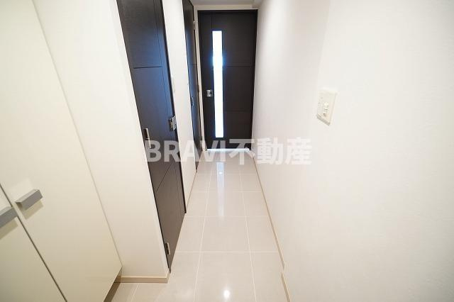 アーデン京町堀ウエスト　BRAVI不動産の玄関