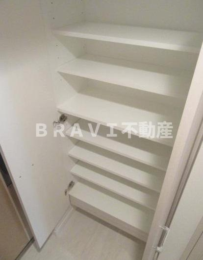 S-RESIDENCE緑橋駅前（エスレジデンス緑橋駅前）　BRAVI不動産の収納|専用の収納スペースです