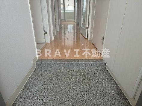 アーデンタワー立売堀　BRAVI不動産の玄関|【アーデンタワー立売堀】きれいな玄関です