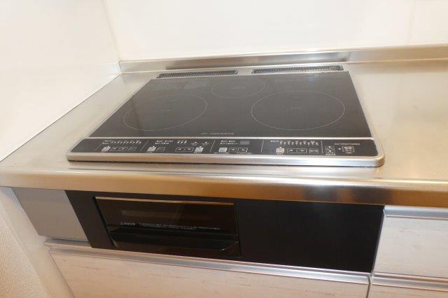 グランテージ中庄Ⅲのキッチン|３口IHコンロ