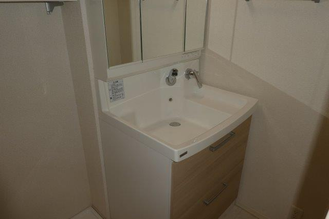 グランテージ中庄Ⅲの独立洗面台|シャンプードレッサー