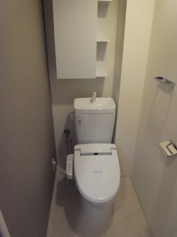 アーバネックス四ツ橋　BRAVI不動産のトイレ|【アーバネックス四ツ橋】落ち着いた色調のトイレです