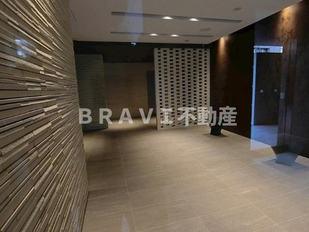 アーバネックス本町　BRAVI不動産のエントランス|【アーバネックス本町】ゆとりのあるエントランスです