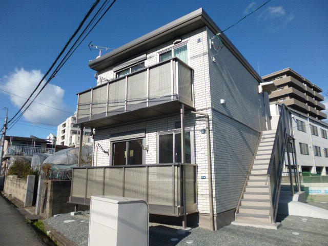 倉敷市老松町３丁目のアパートの外観