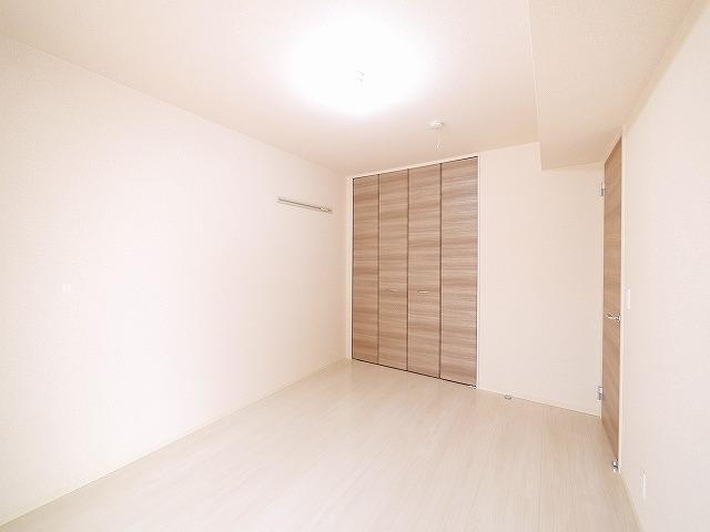 ドルチェヴィータ桜井の寝室|ゆとりの広さです
