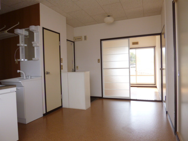 エスポワールヤマテの居間・リビング