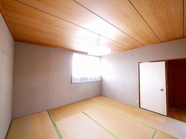 北郡山町尾矢邸の内装|趣のある和室です