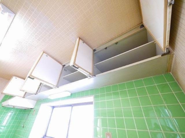 北郡山町尾矢邸の収納|吊戸棚です