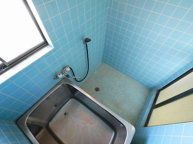 北郡山町尾矢邸の浴室|きれいなお風呂です