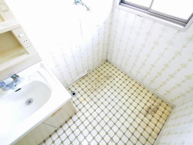 北郡山町尾矢邸の設備|洗濯機置き場です