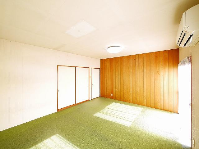 北郡山町尾矢邸の寝室|寝室にぴったりのお部屋です