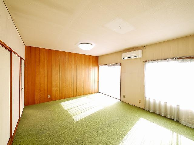 北郡山町尾矢邸の洋室|使い勝手のいい洋室です