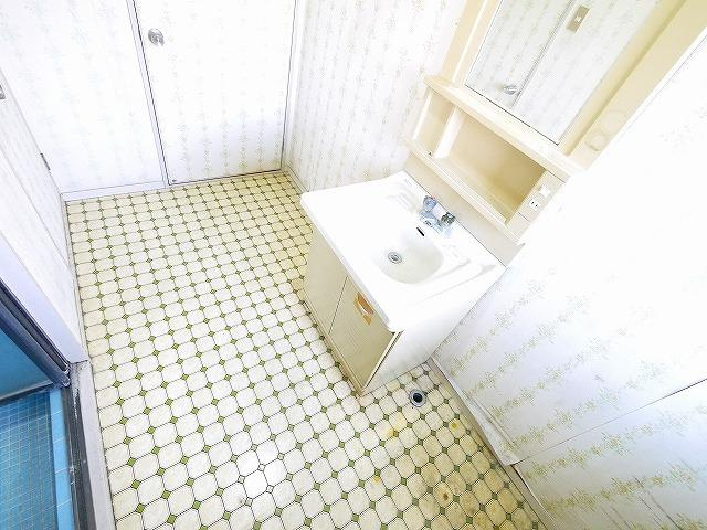 北郡山町尾矢邸の洗面所|使いやすい洗面所です