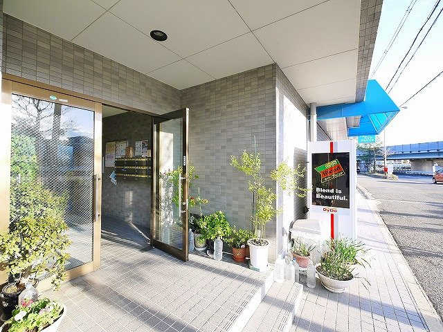 谷垣ビルのエントランス