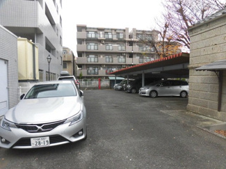 【駐車場】