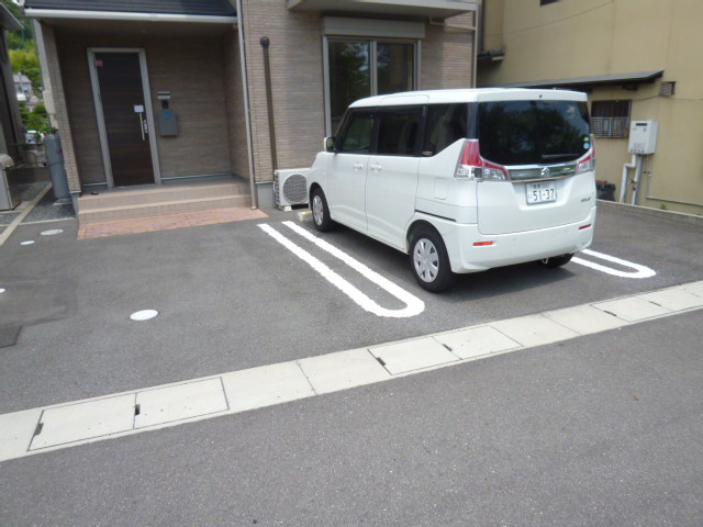 セリシールＡの駐車場