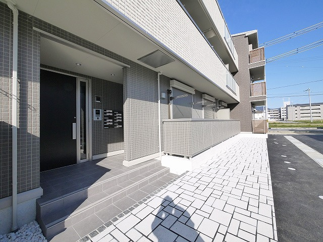 KOJIKA(こじか)のエントランス|外観もきれいです