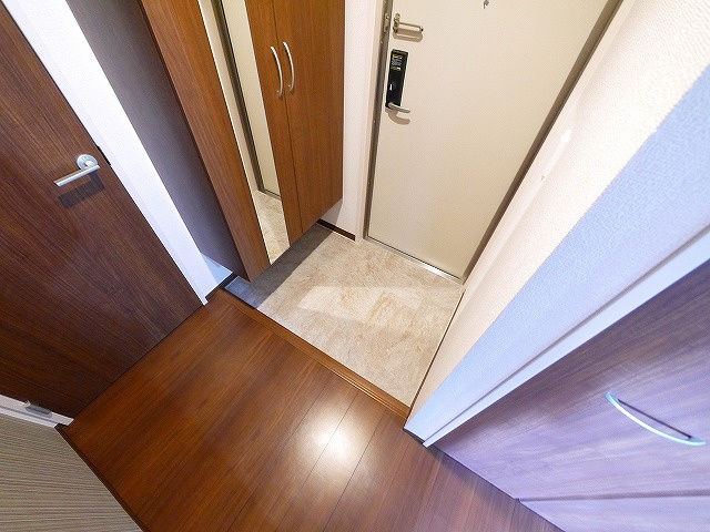 KOJIKA(こじか)の玄関|明るい玄関です