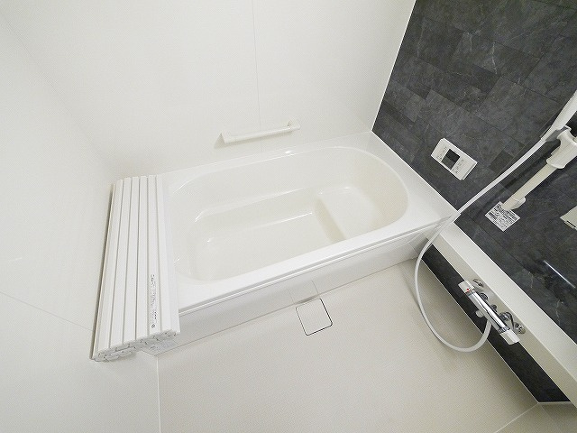 KOJIKA(こじか)の浴室|落ち着いた空間のお風呂です