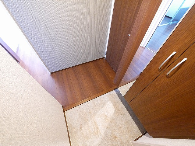 KOJIKA(こじか)の玄関|明るい玄関です