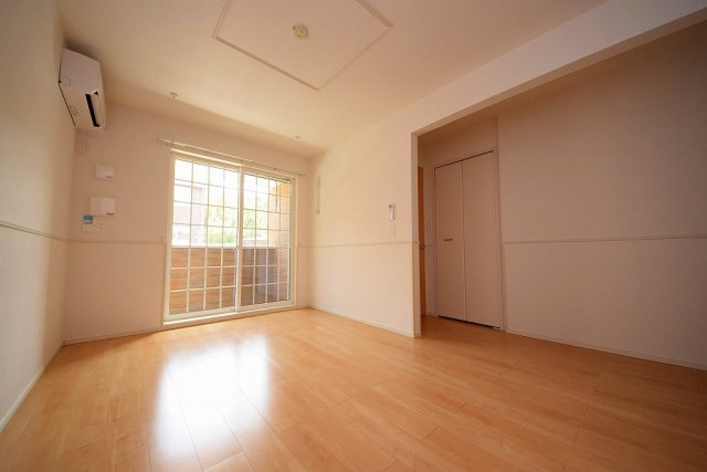 エスティーヌ・ソレイユⅠの居間・リビング