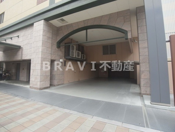 サンクタスタワー心斎橋ミラノ・グランデ　BRAVI不動産の駐車場|【サンクタスタワー心斎橋ミラノ・グランデ】駐車場完備です