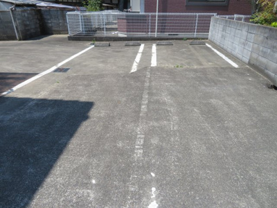 【駐車場】 | 柏原平井邸貸家（サニー2） | 縦列2台駐車可能