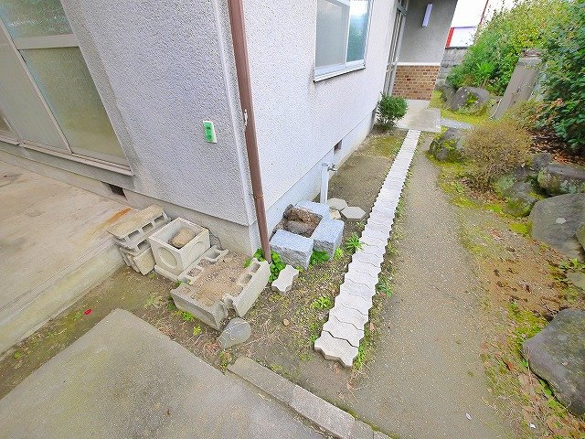 丸谷一戸建てのエントランス
