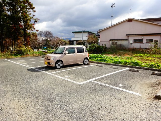 ヴェルドミールⅡの駐車場
