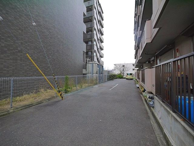 西大寺パークヴィラの駐車場
