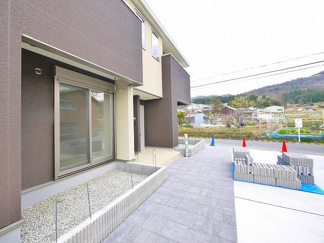 セントロイエル飛鳥のエントランス|キレイな共有スペース。