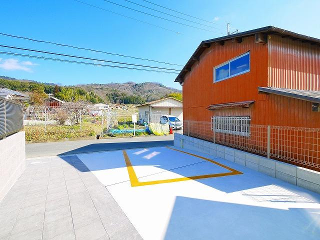 セントロイエル飛鳥の駐車場|駐車スペースもあります