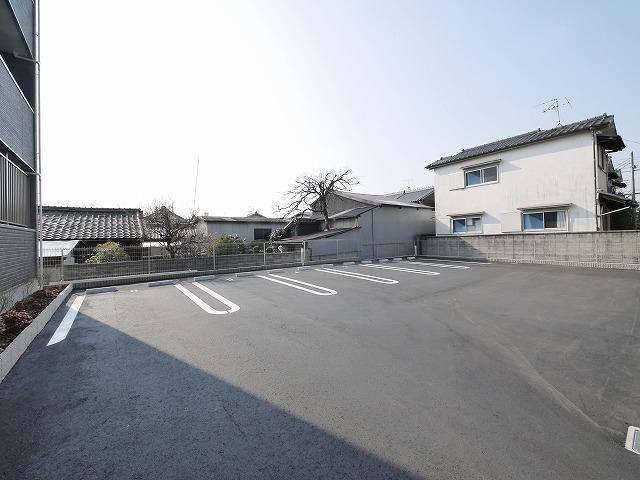 プラシード（奈良市）の駐車場|駐車場に車を止められます