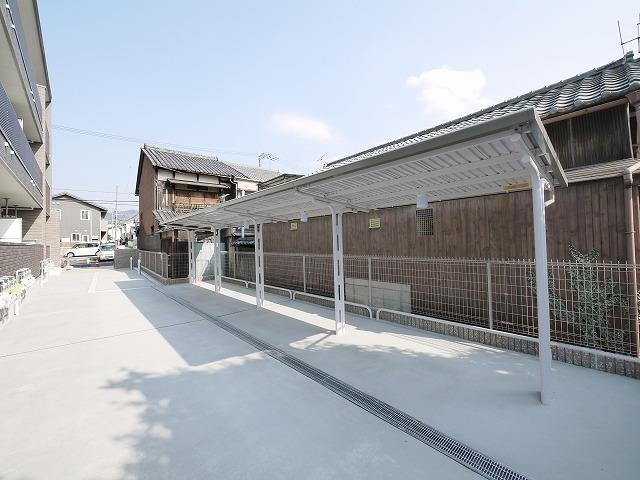 プラシード（奈良市）のその他共用部分|ゆったりとした駐輪スペース。