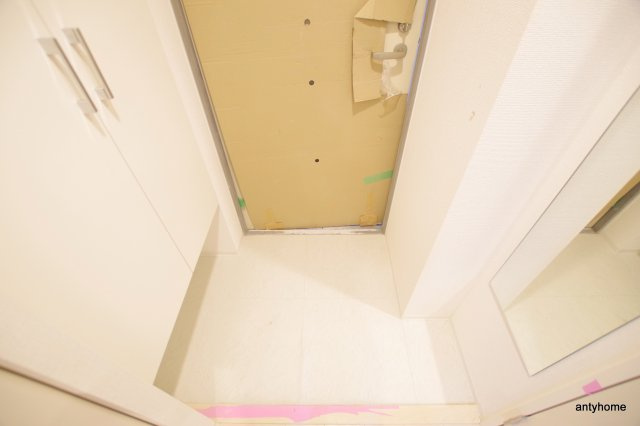 セレニテ梅田エスト　仲介手数料無料の玄関