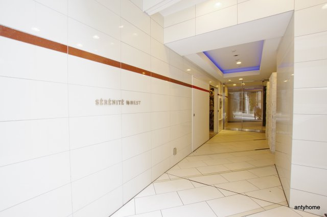 セレニテ梅田エスト　仲介手数料無料のエントランス