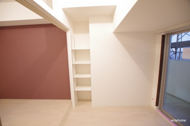 セレニテ梅田エスト　仲介手数料無料の洋室