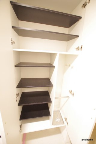 セレニテ梅田エスト　仲介手数料無料の収納