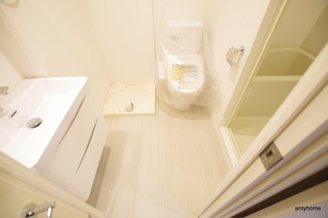 セレニテ梅田エスト　仲介手数料無料の洗面所