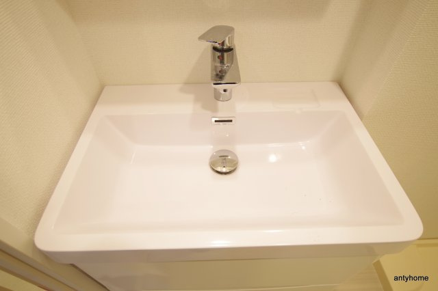 セレニテ梅田エスト　仲介手数料無料の洗面所