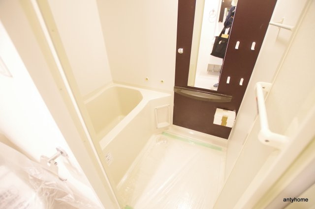 セレニテ梅田エスト　仲介手数料無料の浴室