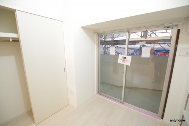 セレニテ梅田エスト　仲介手数料無料の洋室