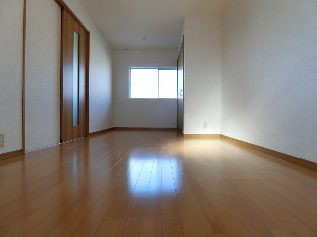 美津屋マンションの洋室